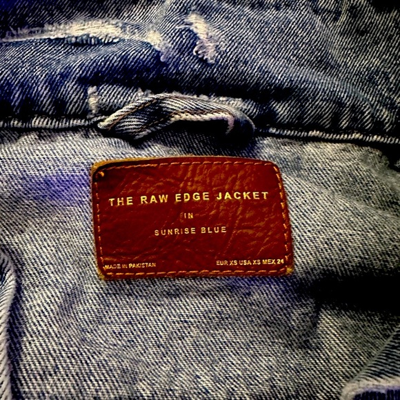 Zara cropped denim jacket. - Picture 3 of 3